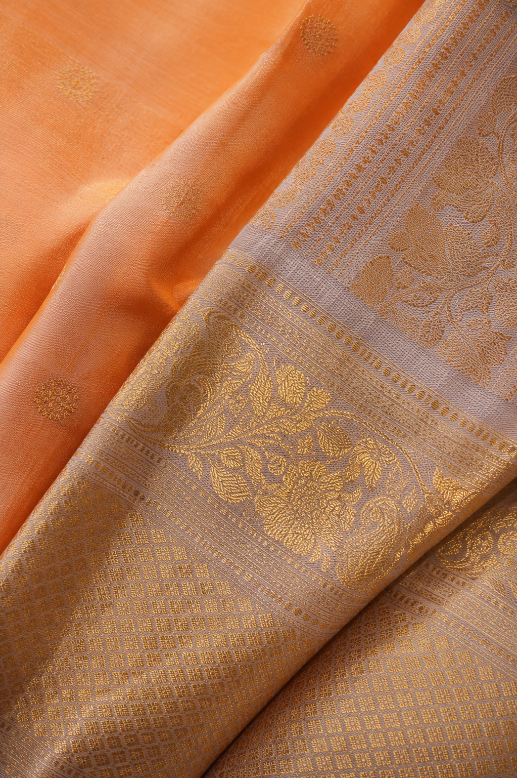 Gadwal Silk Saree – Peach Orange with Silver-Gold Zari Border & Rich Pallu